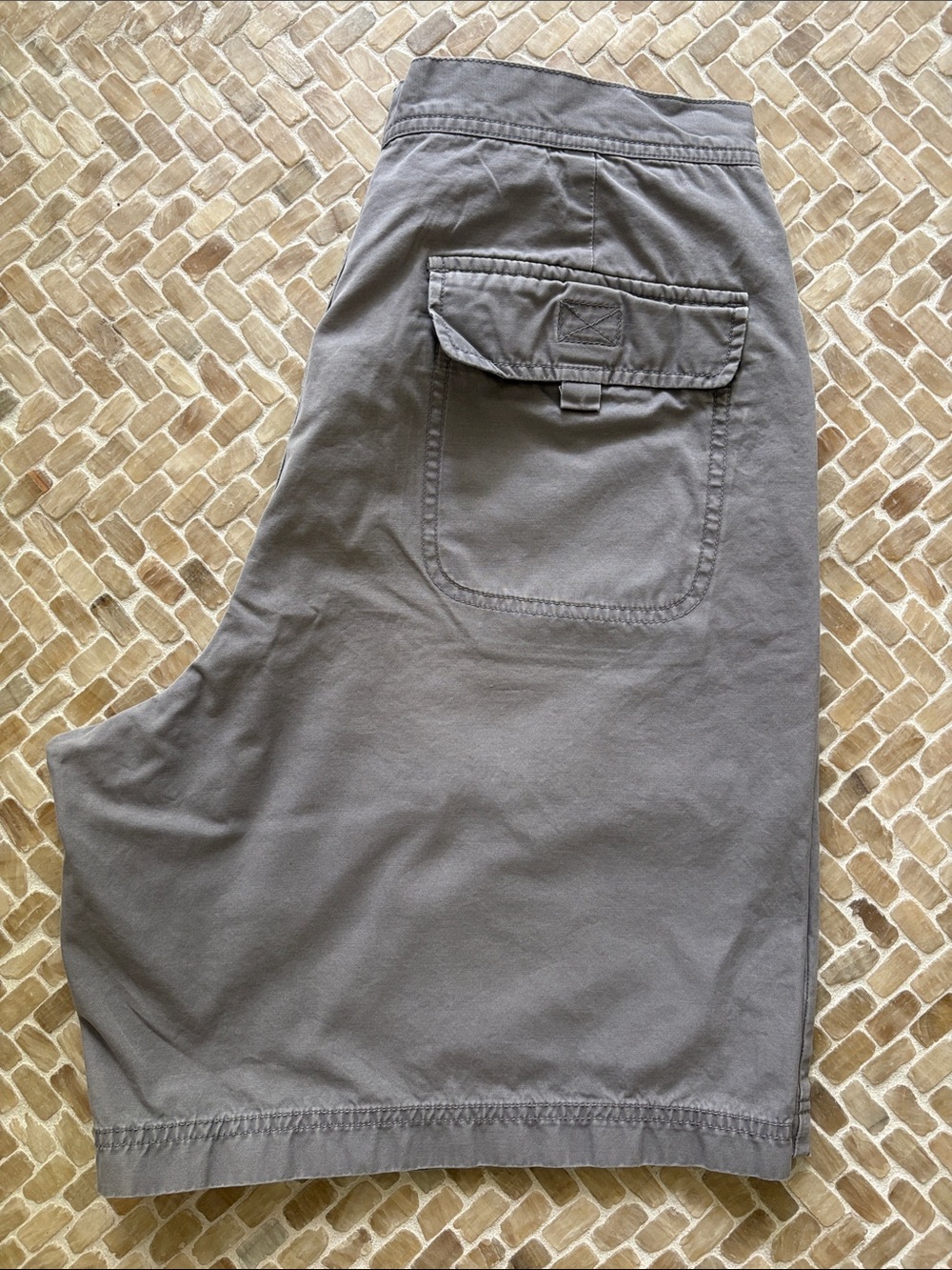 J. Crew Men's Light Gray Flat-Front Cotton Shorts, Size 32